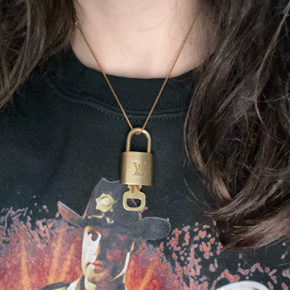 Authentic LV lock and key set with chain!